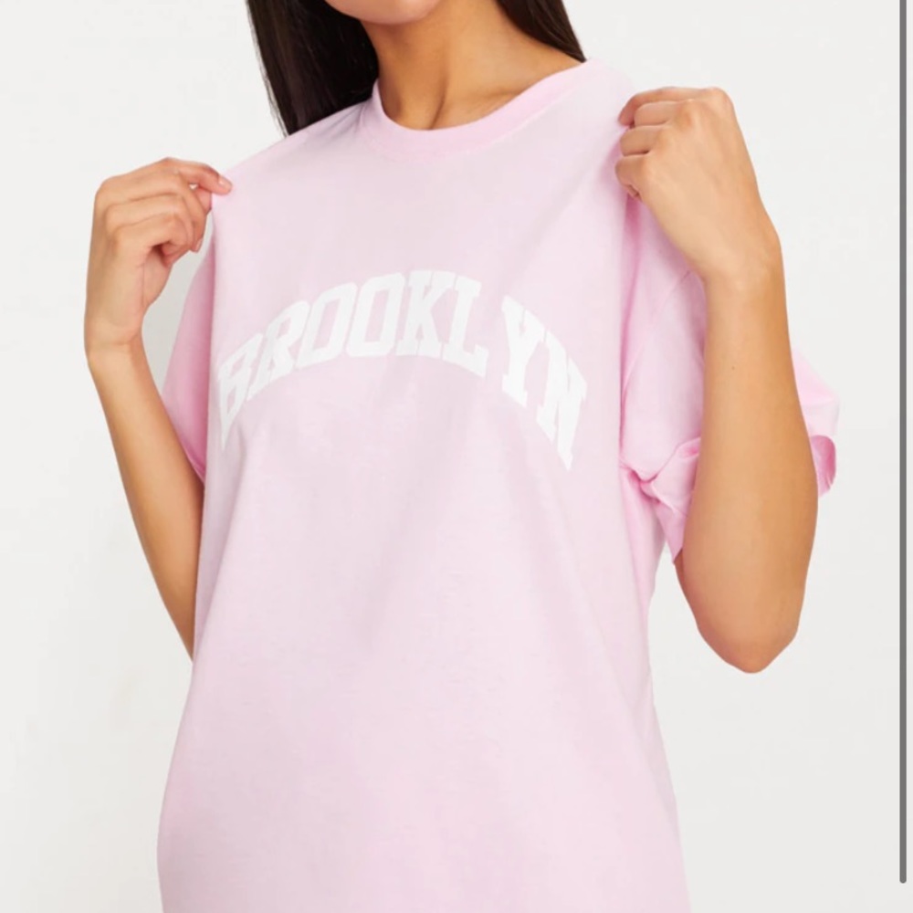 PrettyLittleThing Brooklyn New York Oversized Baby Pink Tee, Size Large